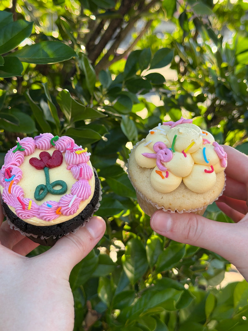 Mother's Day cake & cupcake box - Image 2