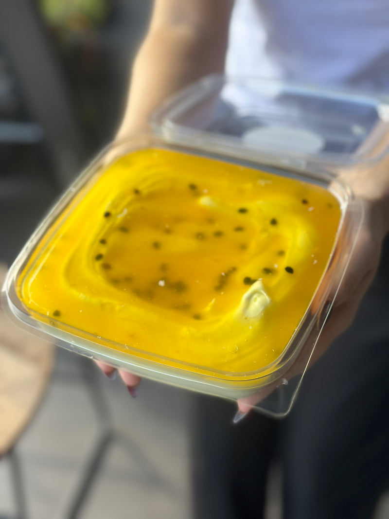 Passionfruit Parfait tub (family sized) - Image 2