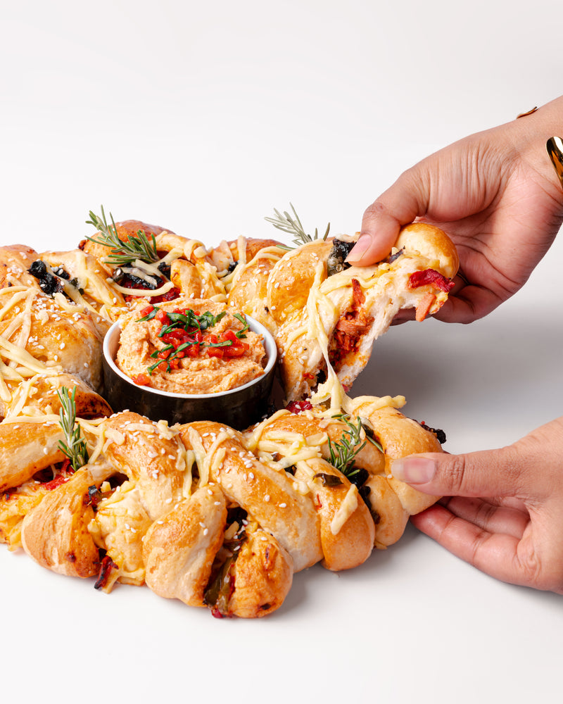 Pull-apart Savoury Wreath + dip - Image 2