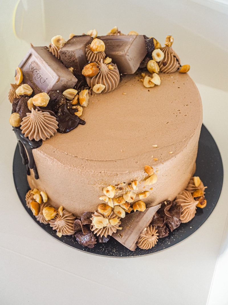Vego Bar Royalty Cake - Image 2
