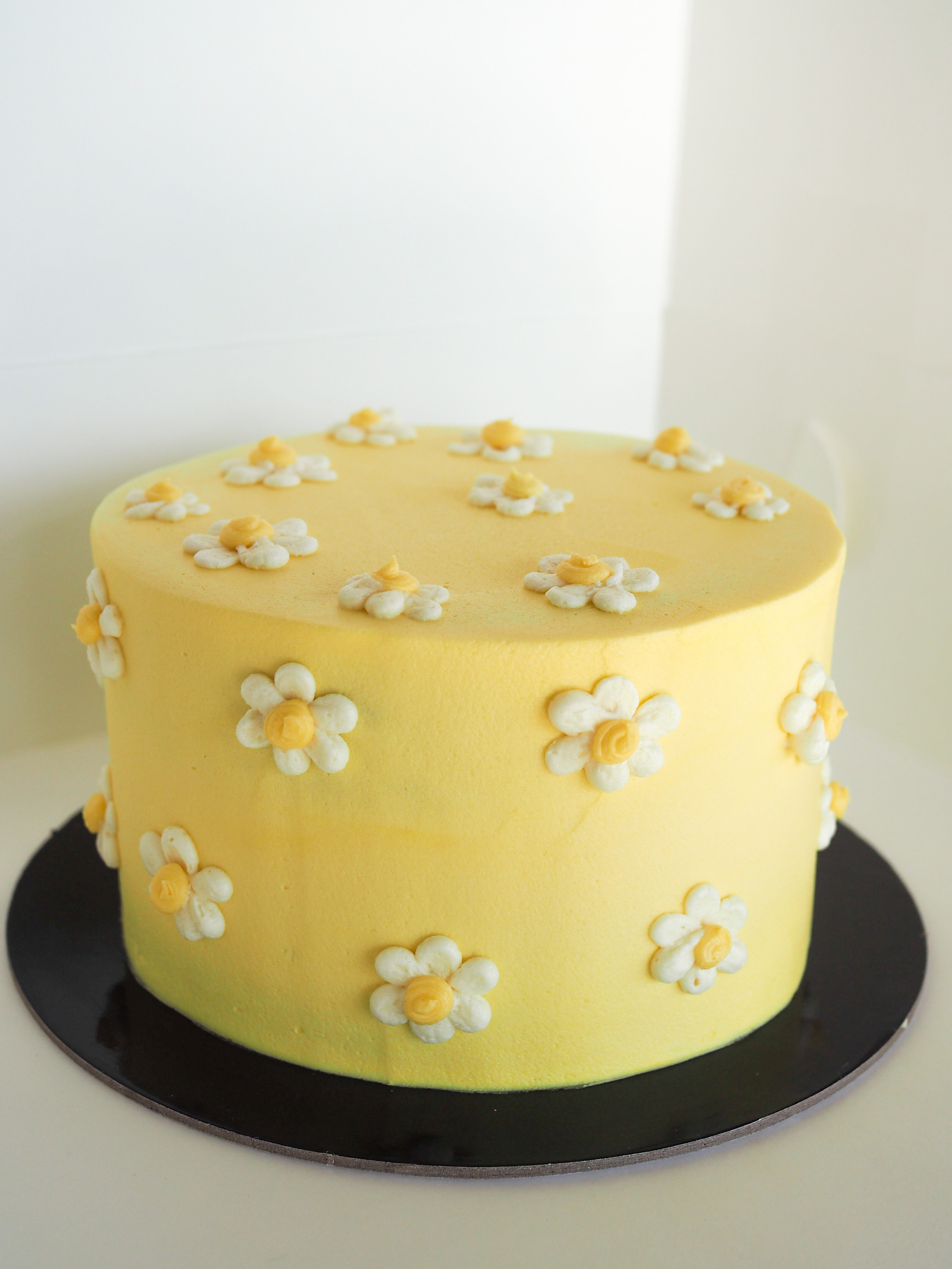 Daisy Cake – Eat With Etiquette